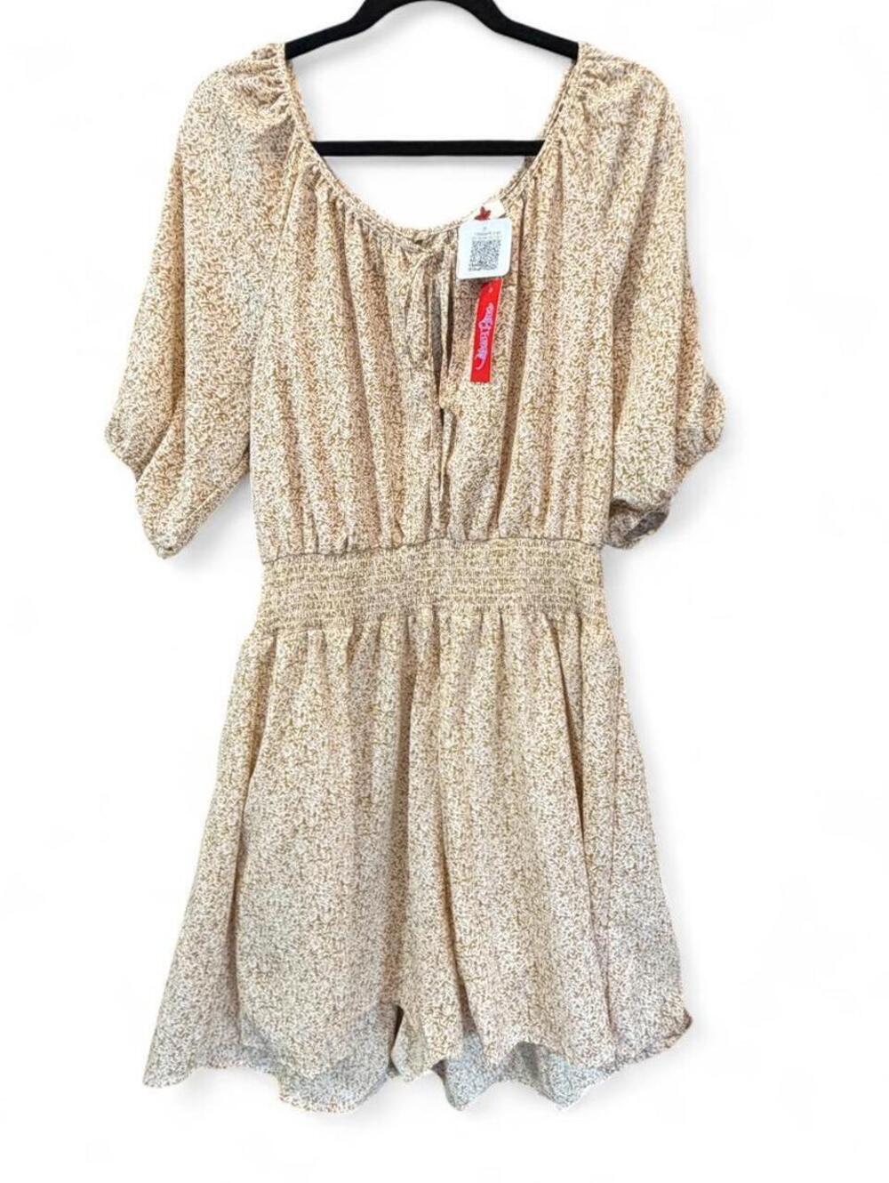 Blue Leopard Gold & cream floral print romper Brand new with tags. Size 2X.